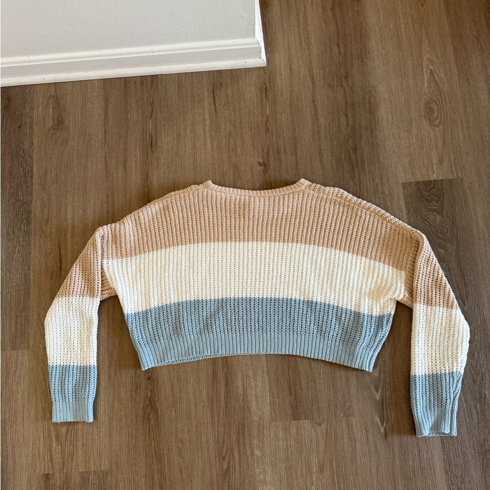 Windsor Three Color Cropped Sweater - Picture 2 of 3